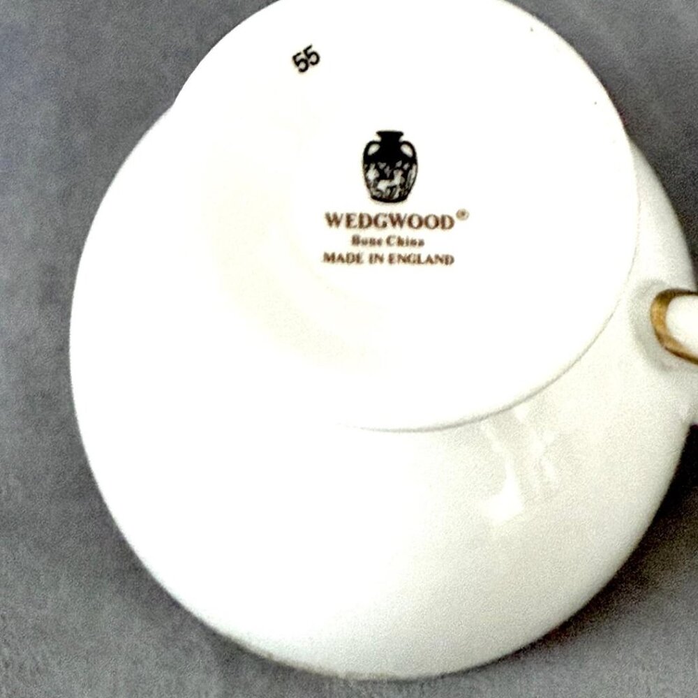WEDGWOOD CAVENDISH pattern R4680 Cup and Saucer set Made in England Vintage - Picture 6 of 8